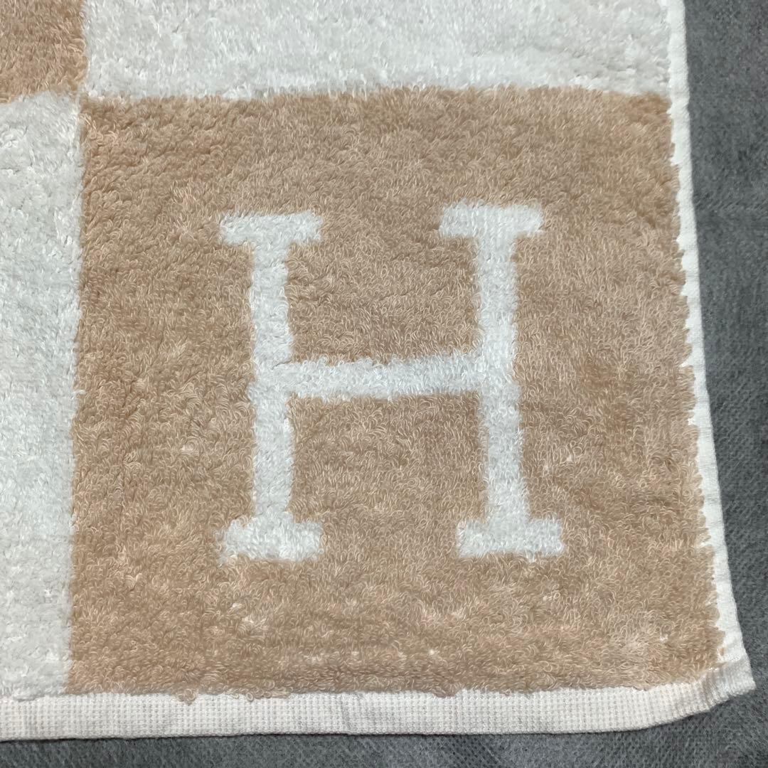 HERMES　エルメス　ハンドタオル　アヴァロン　タオルハンカチ　約34cm