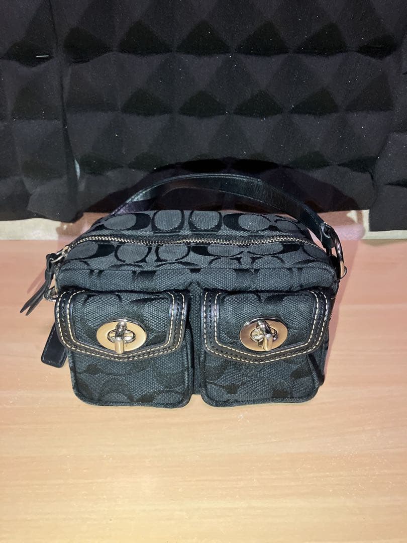 COACH コーチ シグネチャー ターンロック アクセサリーポーチ