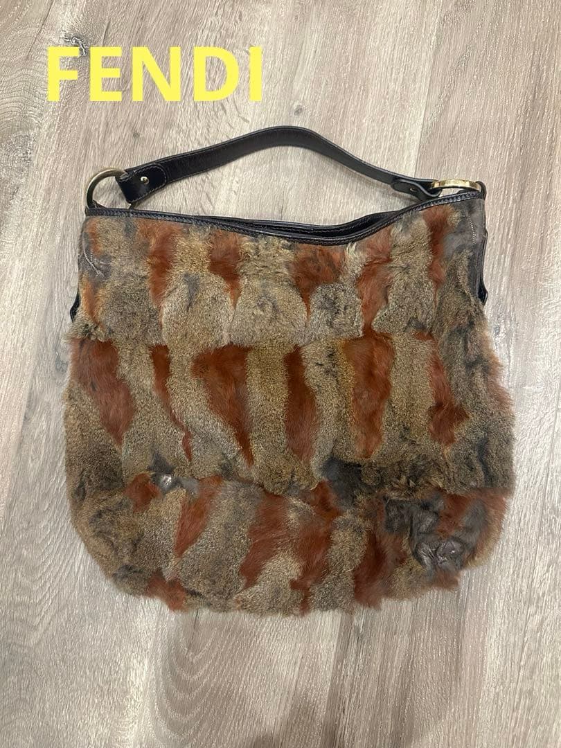 早い者勝ち✨FENDI フェンディ　肩がけハンドバッグ　✨