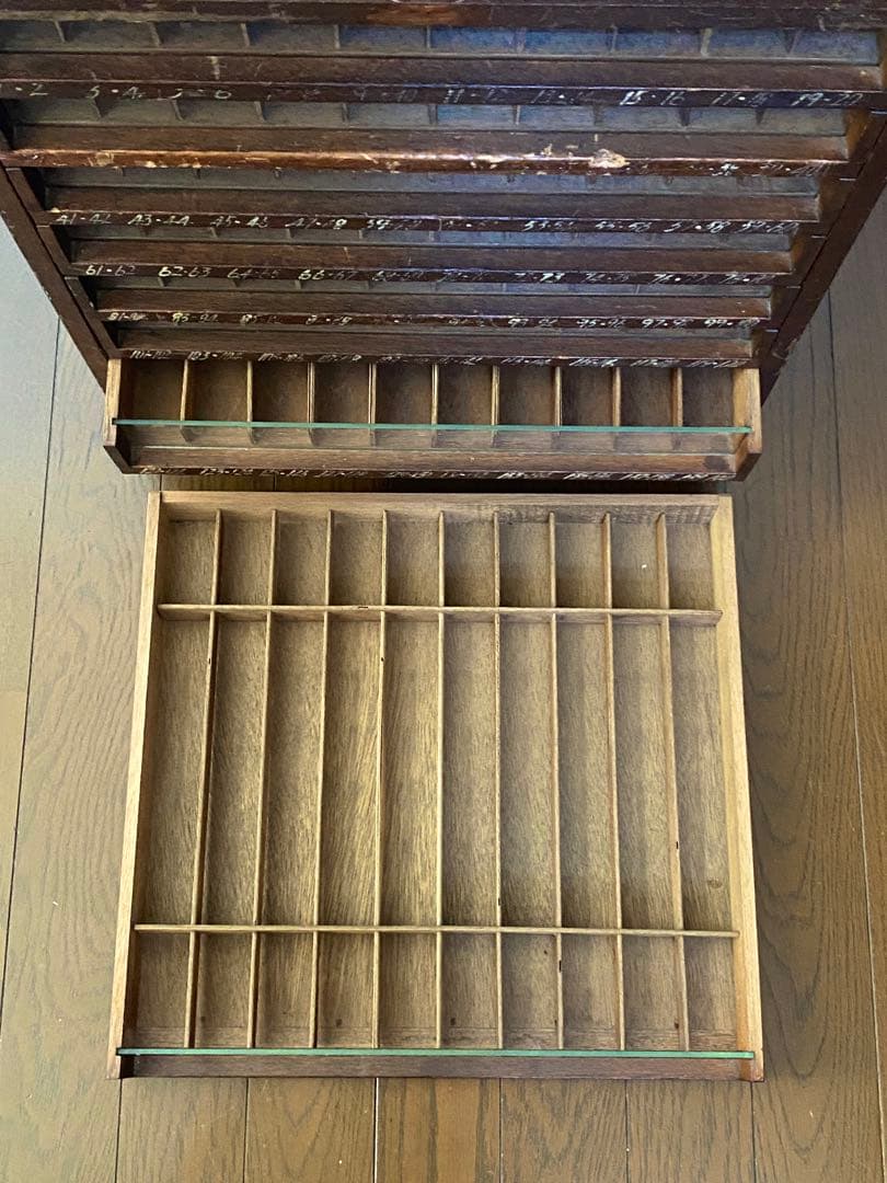 木製 糸収納棚(８段)