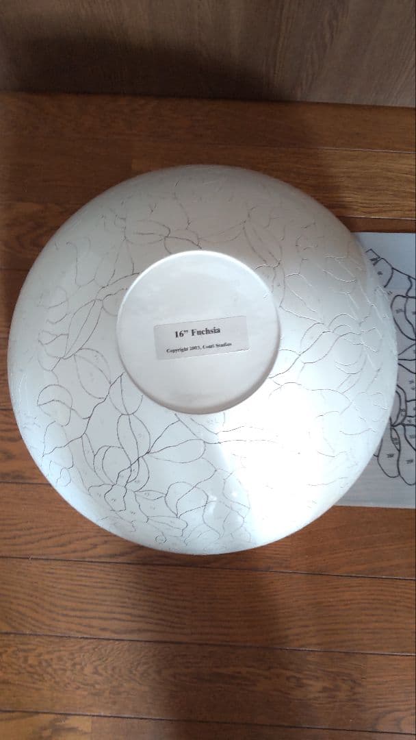 16インチ Fuchsia の耐熱モールド、 デザイン: Carol Conti