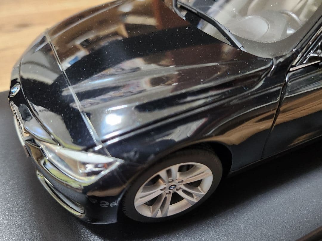 1/18 BMW 3シリーズ サファイア ブラック Sapphire Black