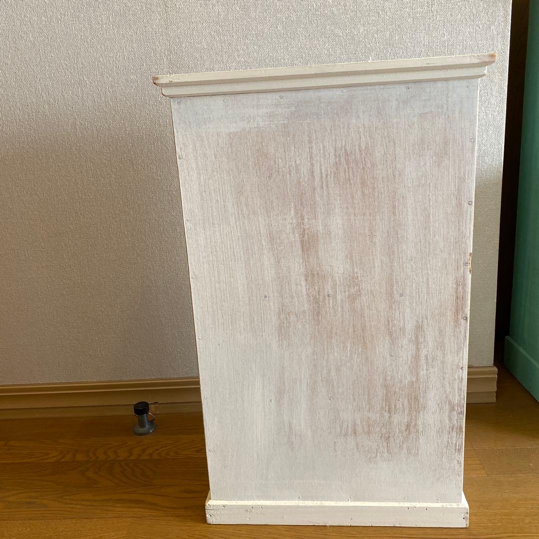 ④ アンティーク棚　子供部屋