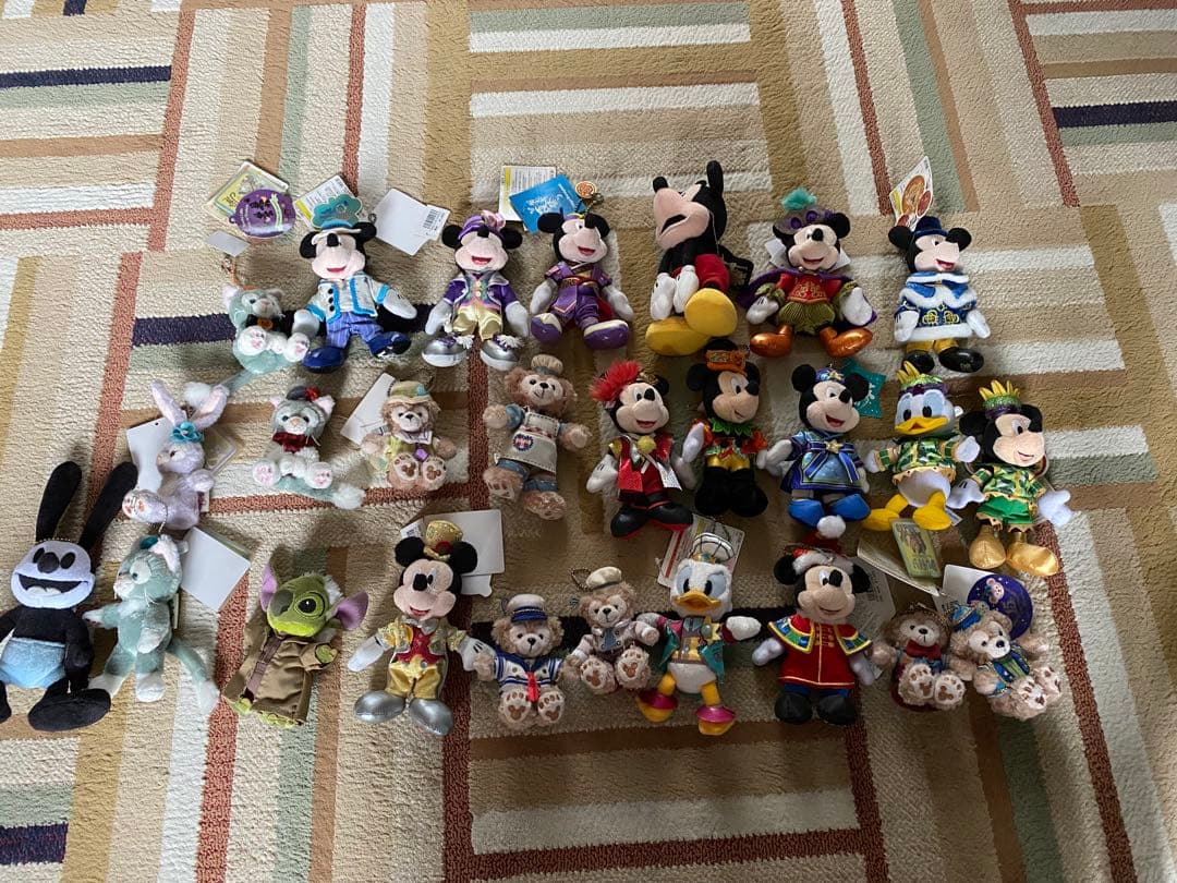 ディズニー　ぬいぐるみバッジ