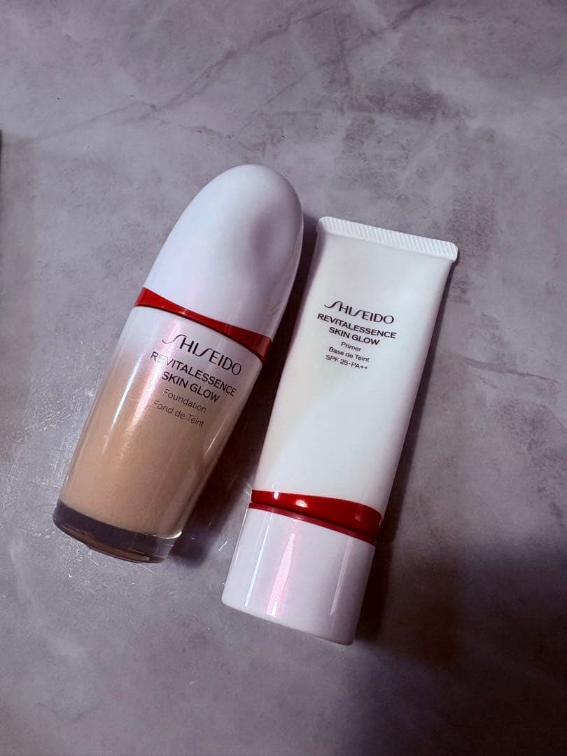 資生堂　エッセンススキングロウファンデーション220&下地&美容液