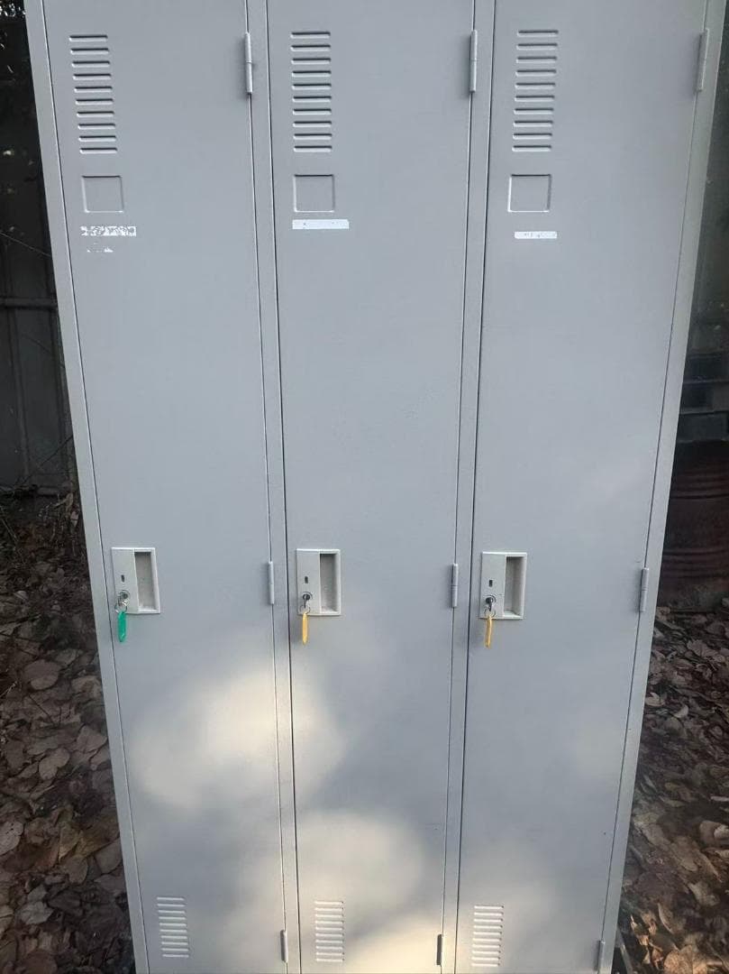 業務用ロッカー 従業員用ロッカー　ホワイト 6人用 鍵付き