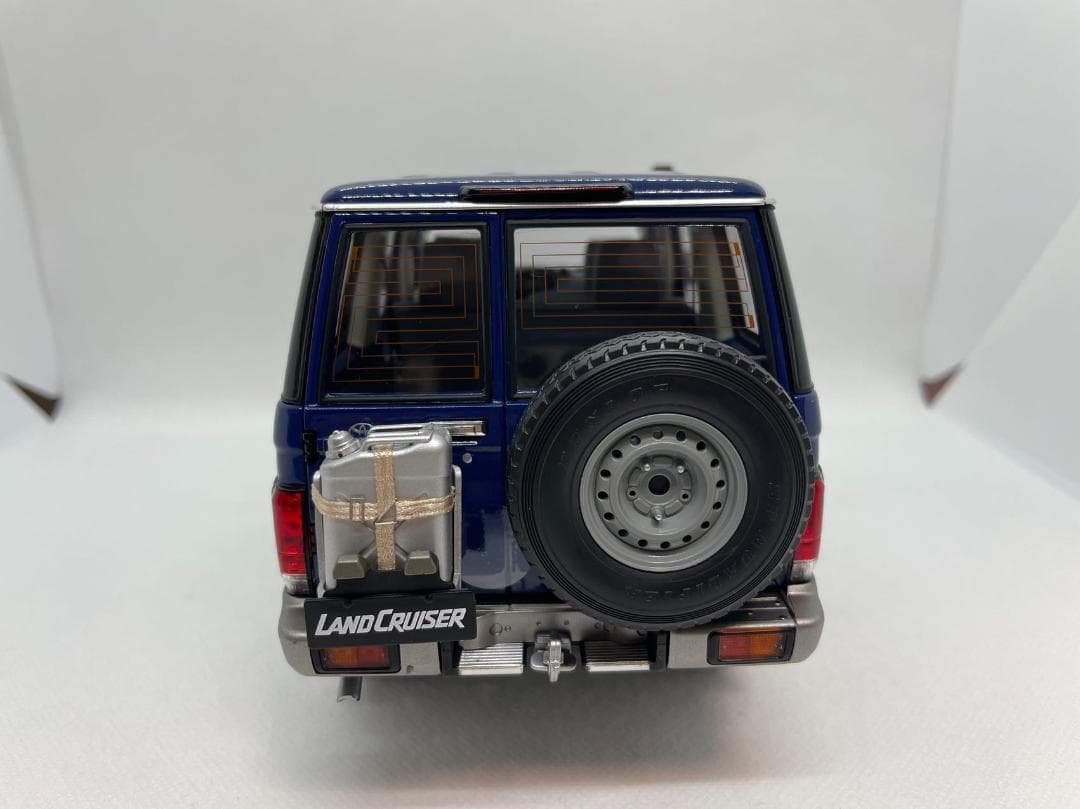 702-024 Almost Real 1/18 トヨタ ランド クルーザー