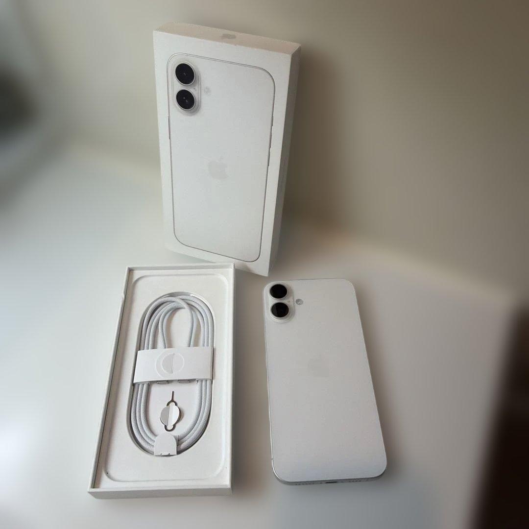 Apple iPhone 16 plus ホワイト 本体 充電ケーブル付き