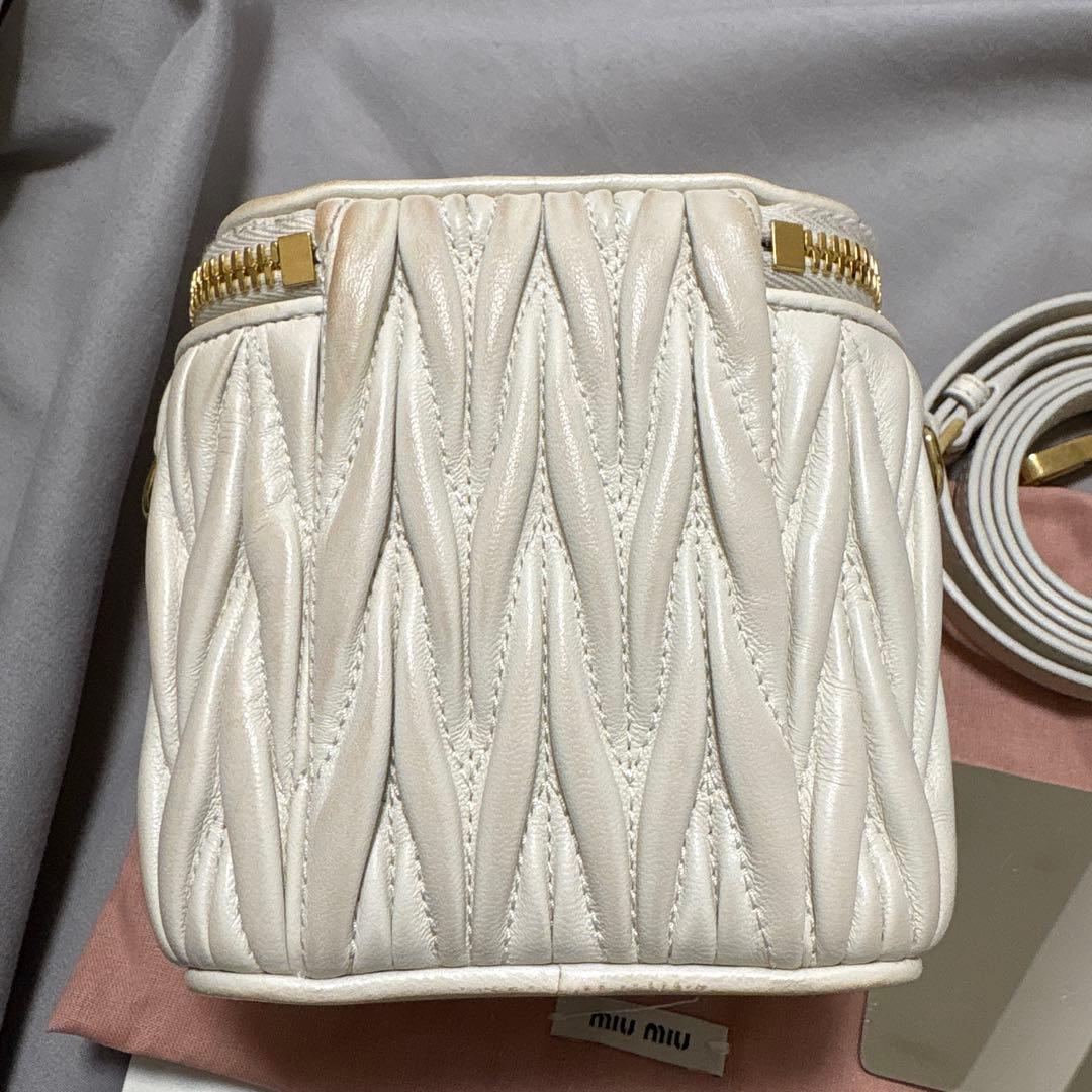 miumiu マテラッセ マイクロバッグ ショルダー 正規品