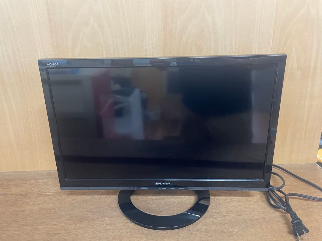 SHARP LC-19K40 19インチ液晶テレビ　美品・リモコン付きです