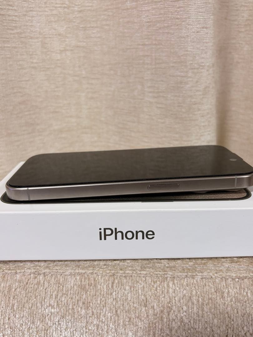 【美品】iPhone15pro 256GBナチュラルチタニウム SIMフリー