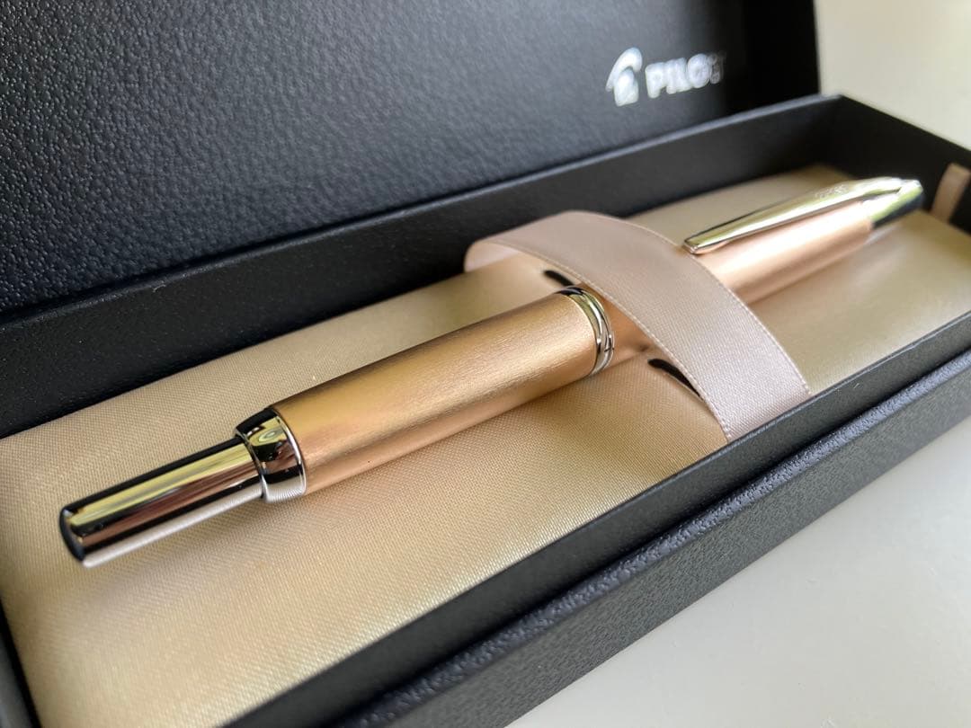 PILOT キャップレス デシモ 20カラーズ シャンパンゴールド M 新品