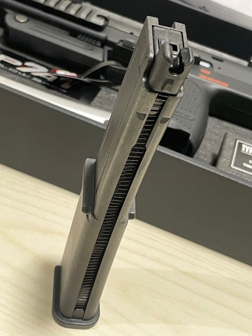 東京マルイ　ガスブローバック　MP7A1 ブラック　マガジン2本付き
