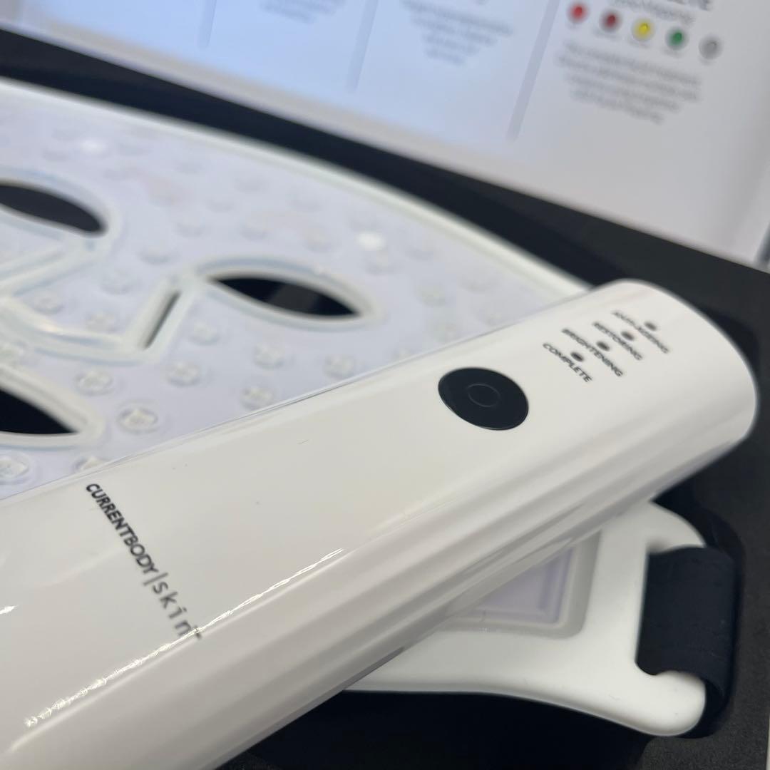 ボディ・フェイスケア CURRENTBODY Skin LED Mask