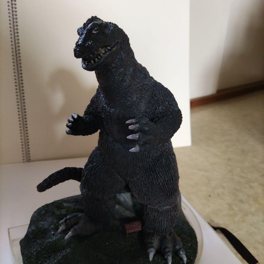 ゴジラフィギュア 30cm 新品同様 透明ケース付き