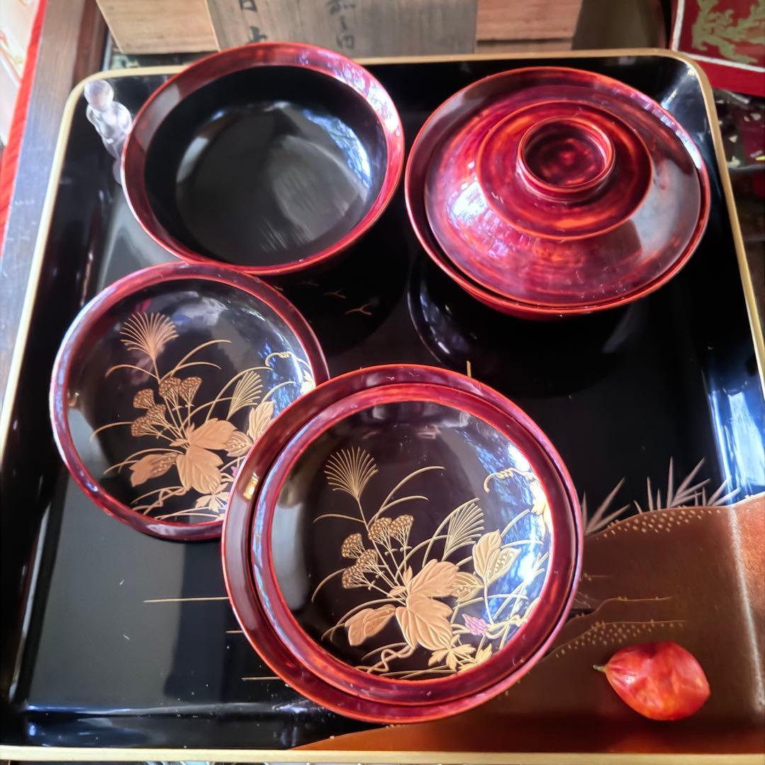 2224様感謝‼️感謝価格‼️超絶JAPAN蒔絵あけぼの❌黒 秋草蒔絵　茶懐石椀5客