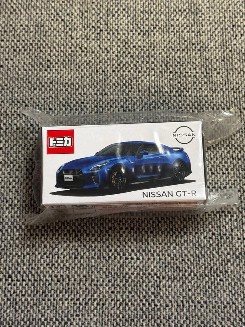 トミカ NISSAN GT-R ワンガンブルー KWAMO-36085