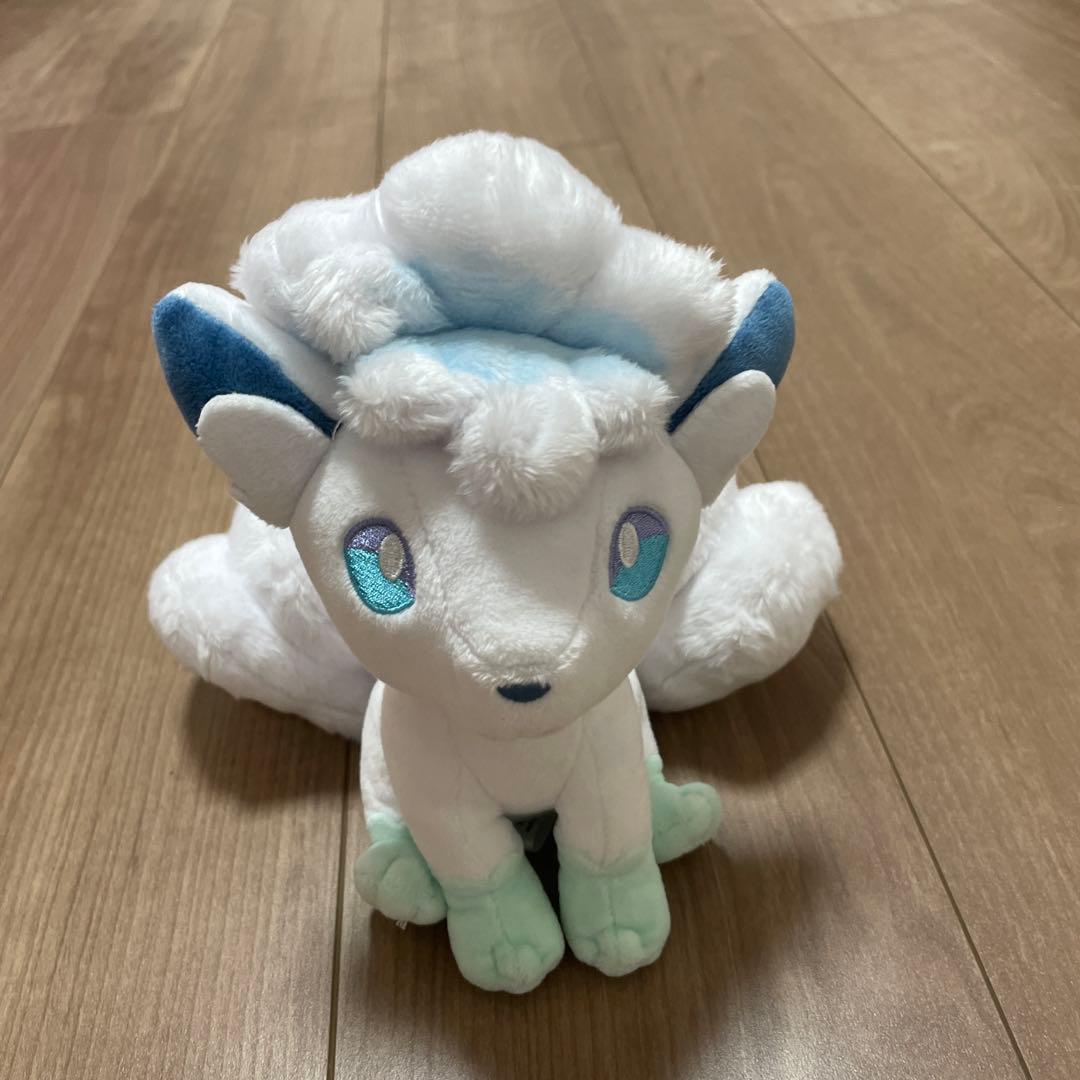 白のロコン　ぬいぐるみ