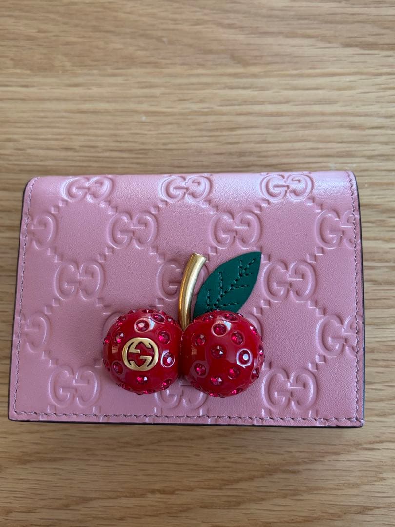 GUCCI 二つ折り財布　さくらんぼ