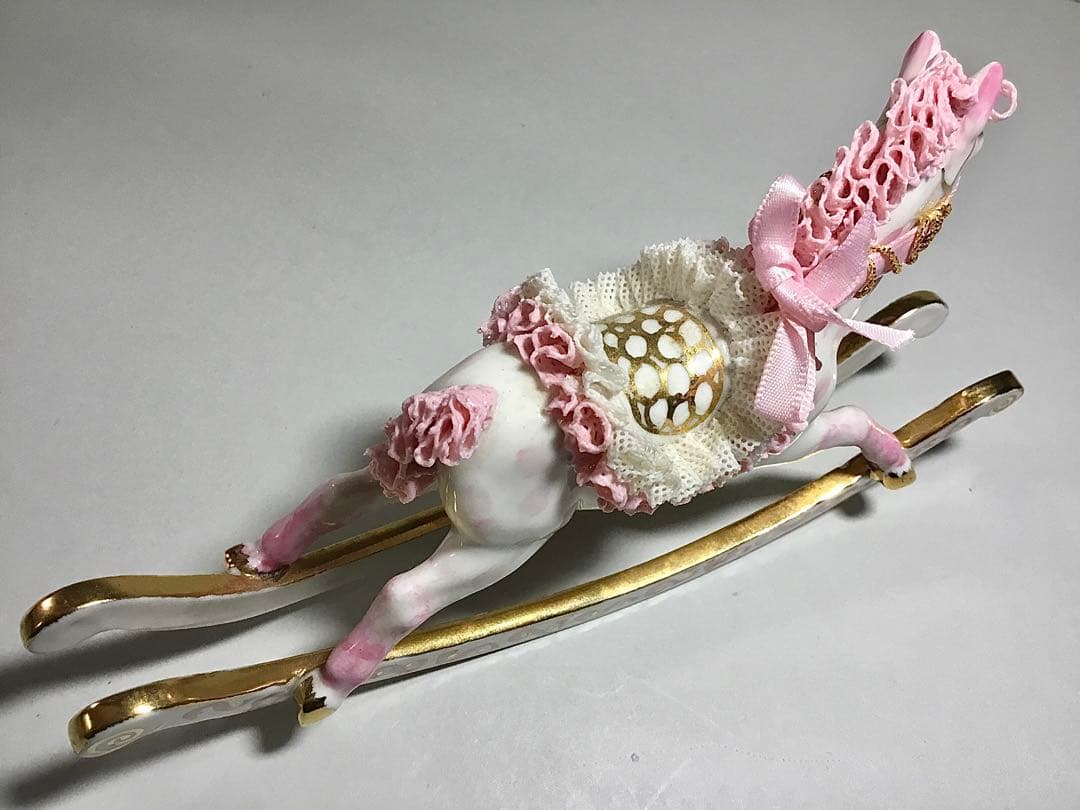 フィギュリン◆ピンクの木馬◆アイルランド 陶器 ビスク ヴィンテージ 置物