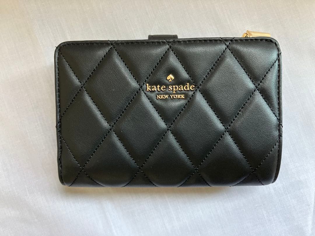 【新品未使用】kate spade ケイトスペード キルティング ミディアム財布