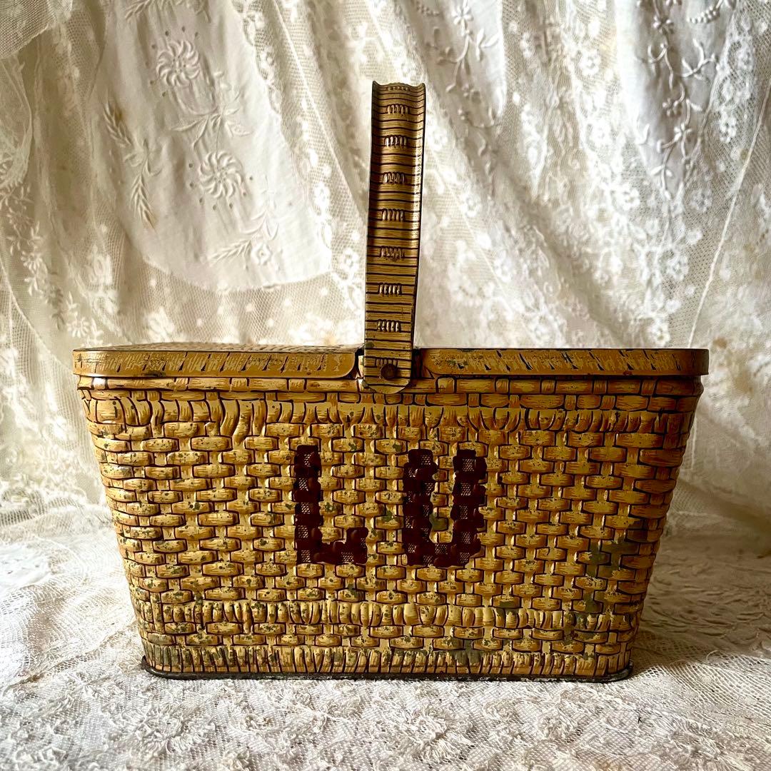 LUビスケットバスケットティン缶&エッフェル塔円形ティン缶　フランスアンティーク