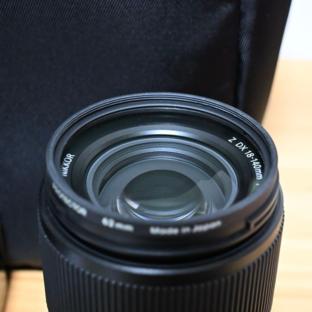 Nikon NIKKOR Z DX 18-140mm (フード等付き