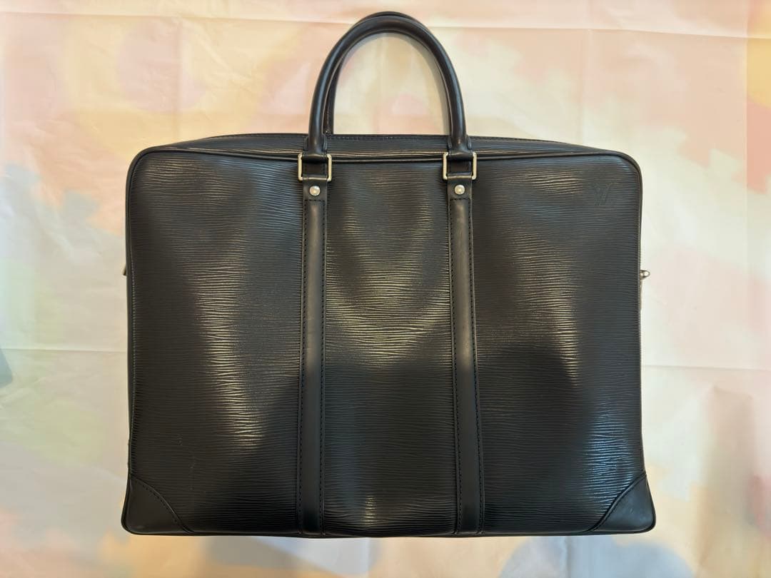 ルイ・ヴィトン バッグ エピ ポルトドキュマンヴォワヤージュ M59162