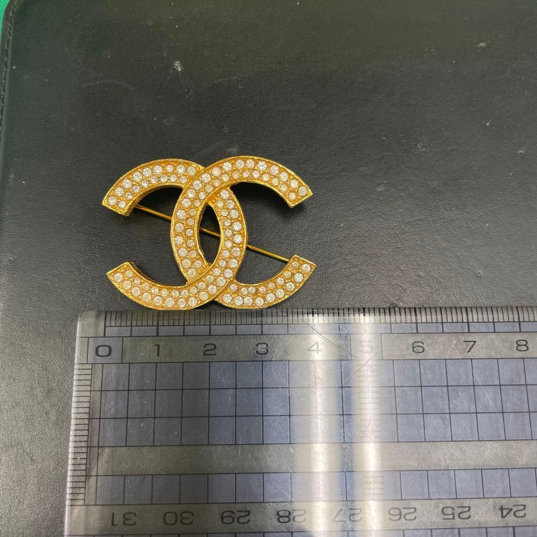 ヨ*◉様 CHANEL CCロゴ ブローチ ゴールドトーン