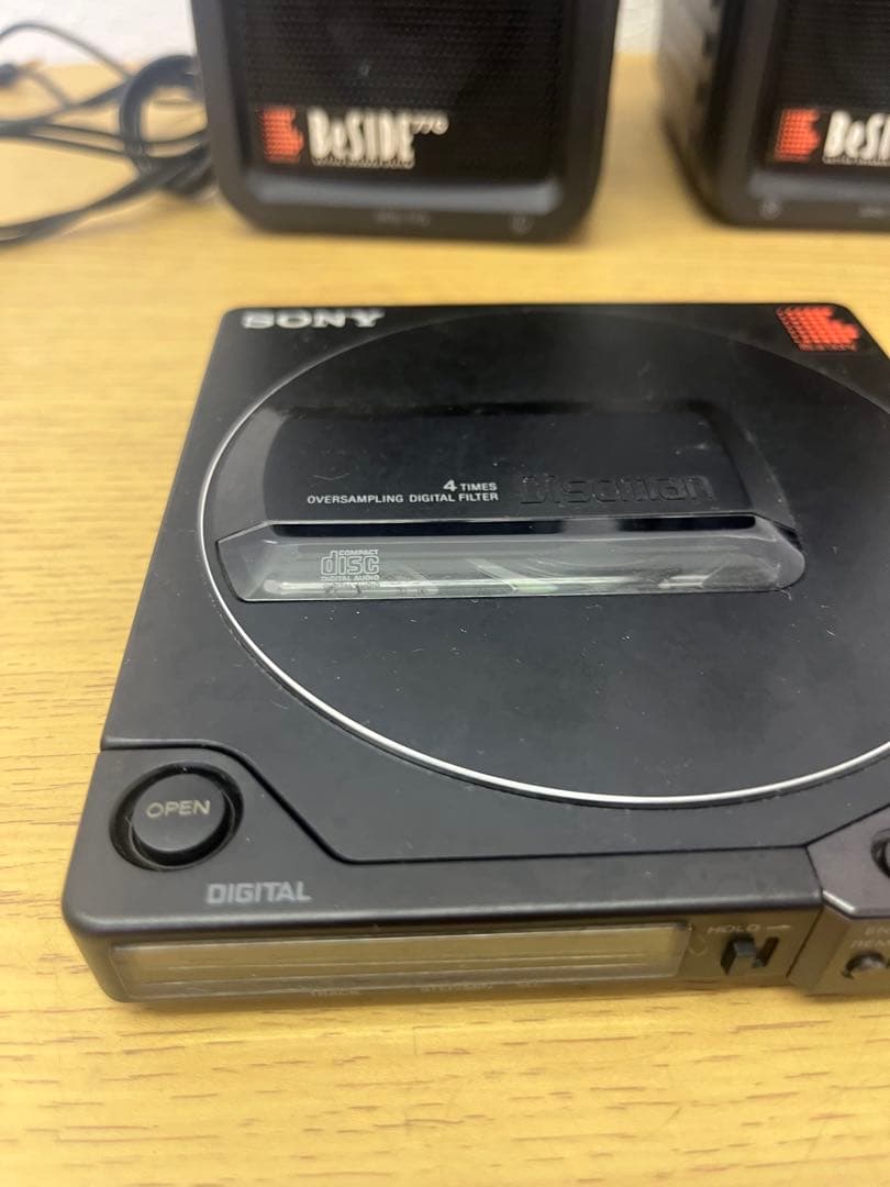 SONY Discman D-250 ポータブルCDプレーヤー　スピーカー付き