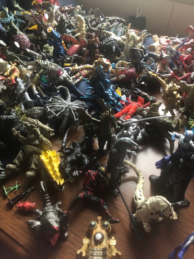 ウルトラマン　怪獣　HGシリーズ　ガシャポン