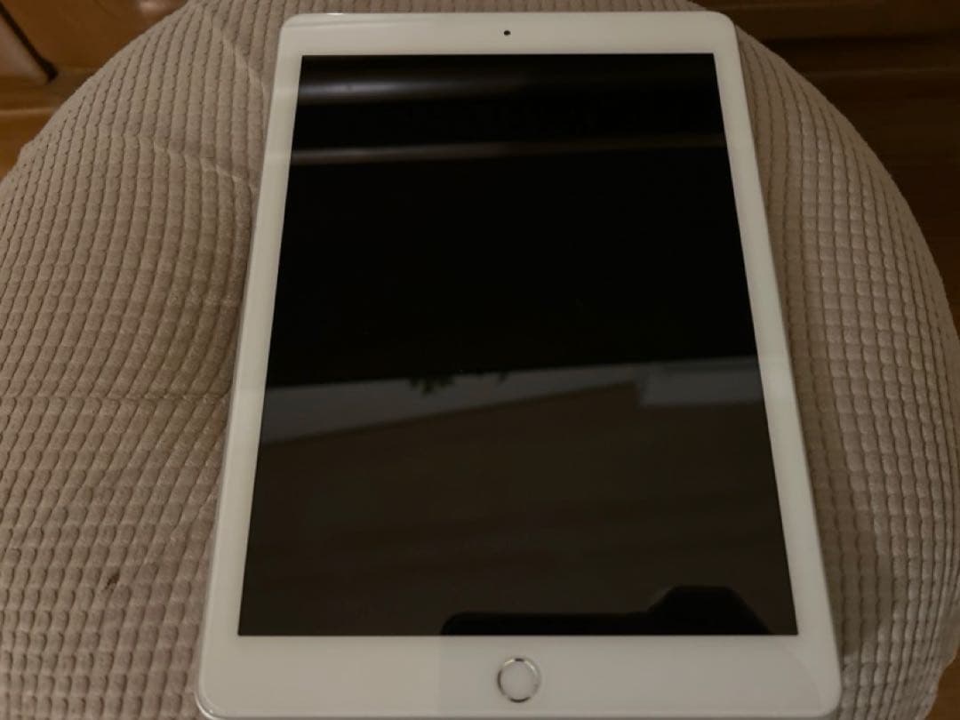 Apple iPad 第六世代128GB シルバー 本体 箱付き