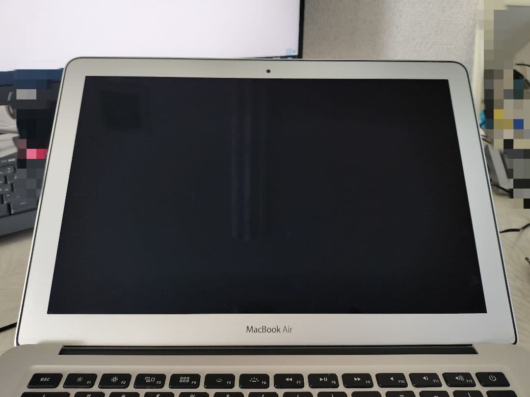 Apple MacBook Air　メモリ4G　SSD256G