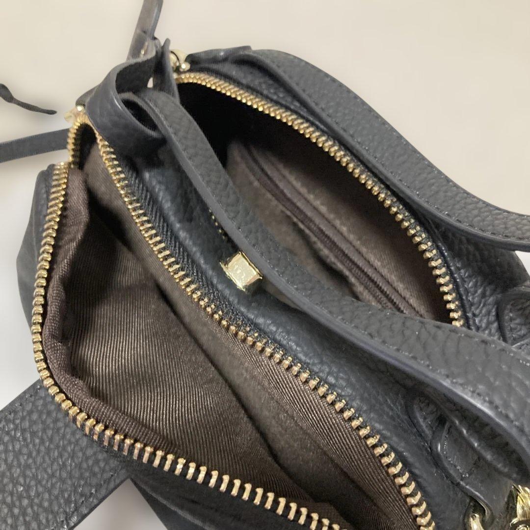 ブラックレザーショルダーバッグ