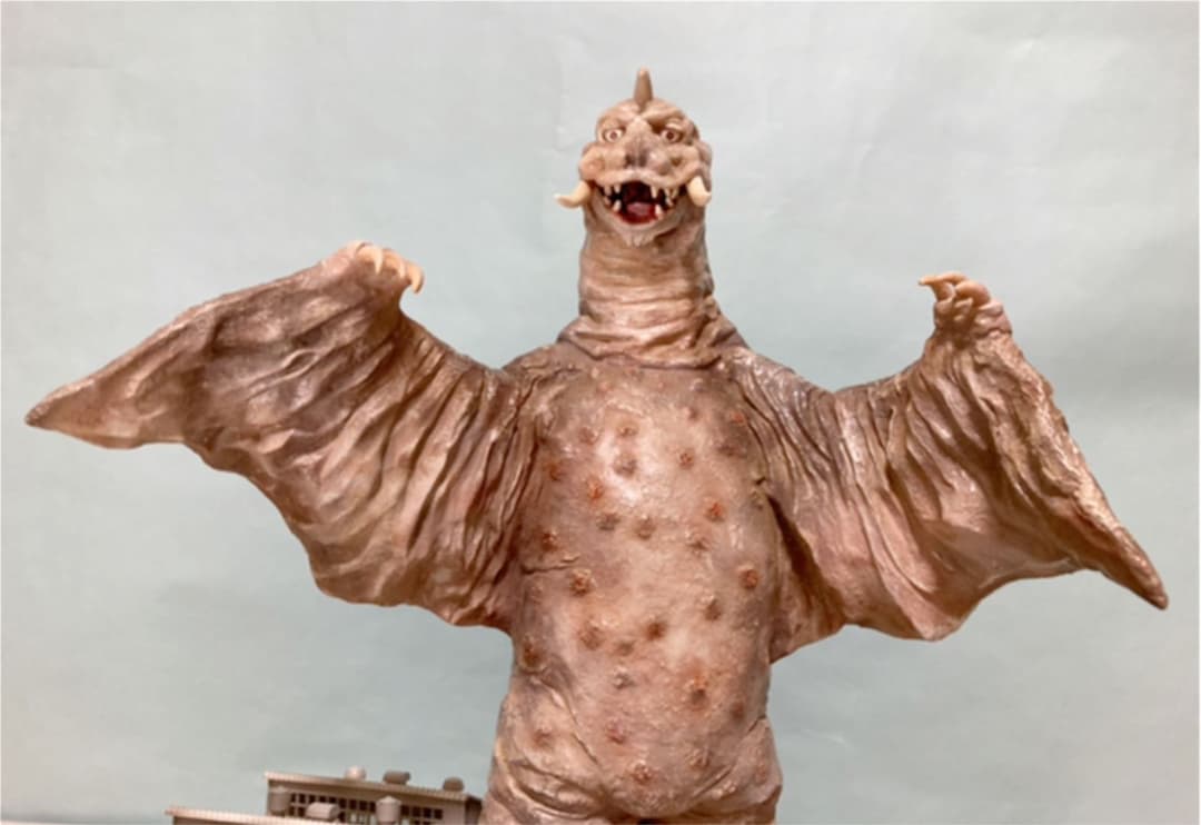 ビリケン商會　ペギラ29cm [カスタム・完成品]超レア + 建物+ミニカー