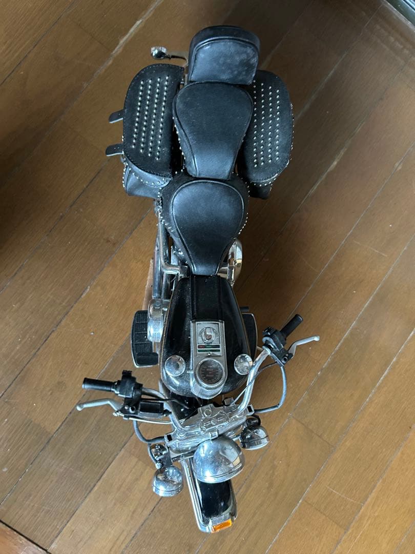 ハーレーFLSTCダイキャストミニカー