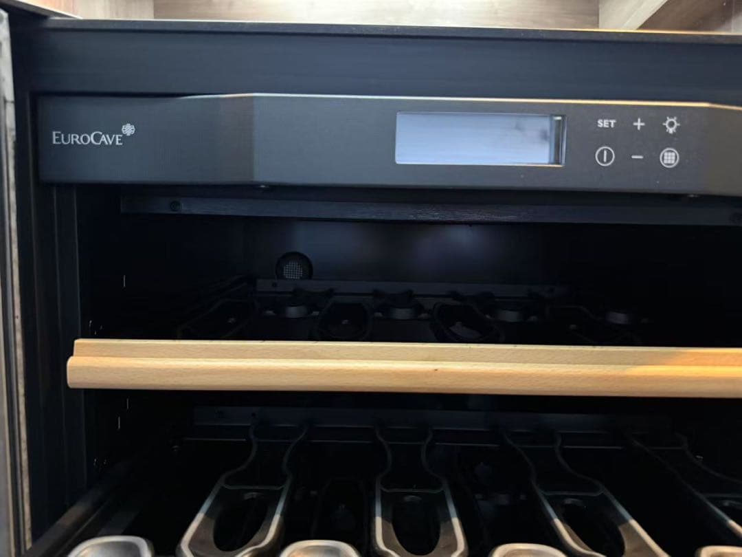 EUROCAVE エージング用ワインセラー V-259V3