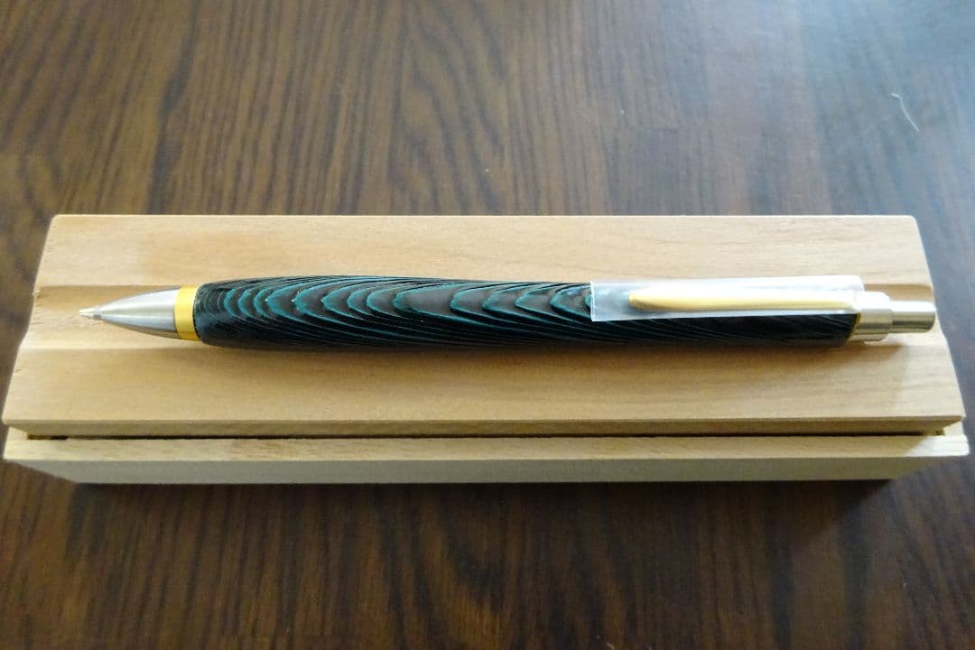 ウッドペンクラフト　P02ペンシル　屋久杉浮造り国産漆　エイリアン