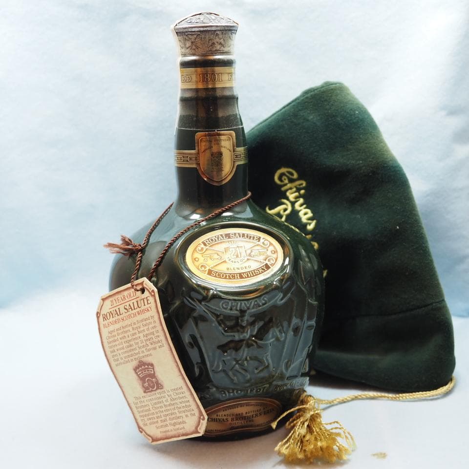 シーバスリーガル  Salute スコッチウイスキー ベルベット袋付