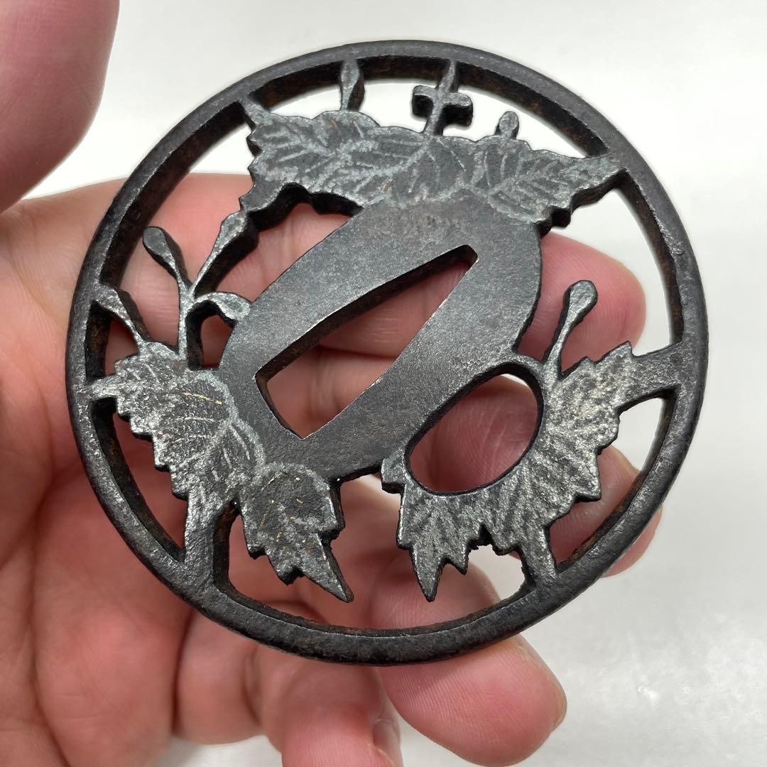 投げ桐図鍔 鍔(つば) 鐔