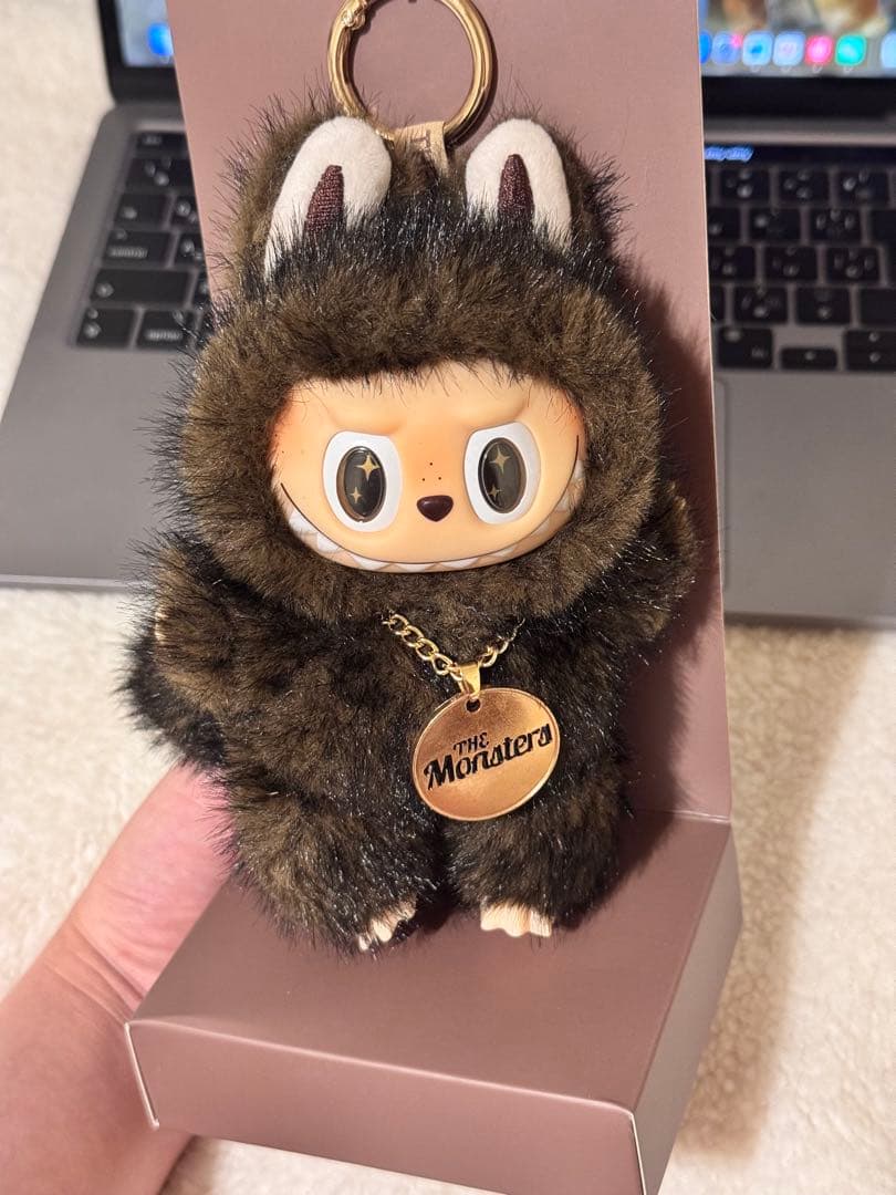 ラブブ小首領　ふわふわ　海外限定Zimomo LABUBU　ブラウン　かわいい