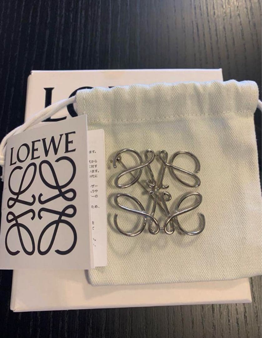 【美品】ロエベ アナグラム　ブローチ