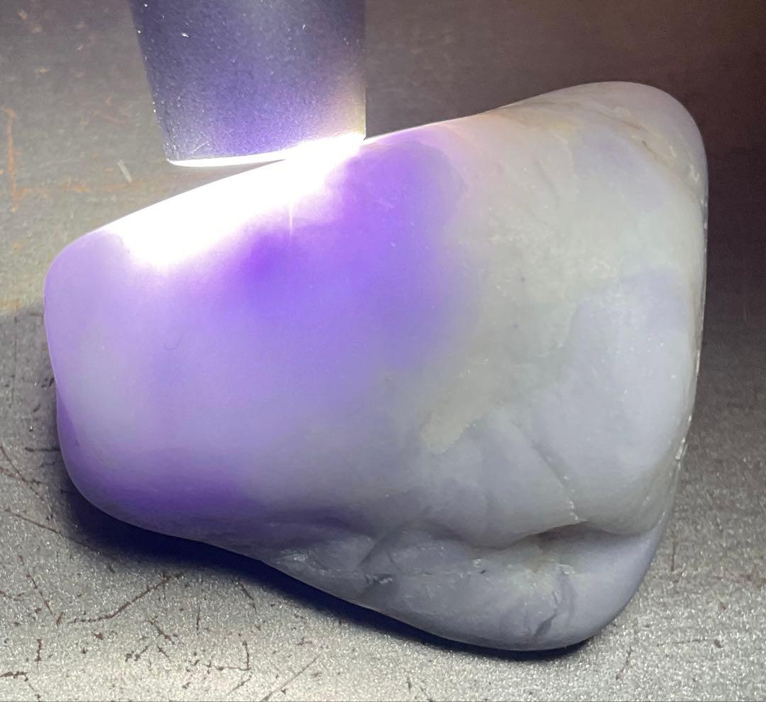 年始　［白地に鮮やかなラベンダー色　海石］妖精ラベンダー翡翠海石26g 糸魚川