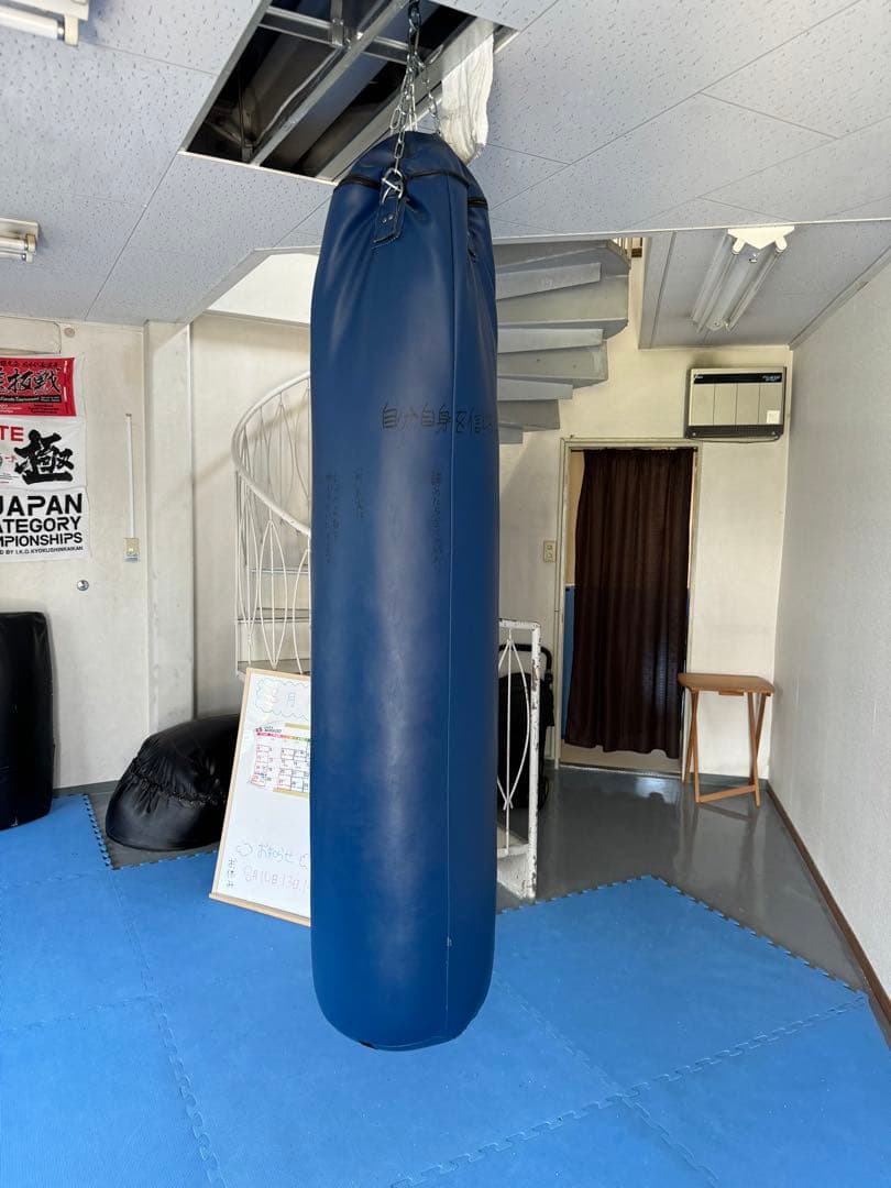 サンドバッグ フルサイズ約180cm(吊り下げ金具付)