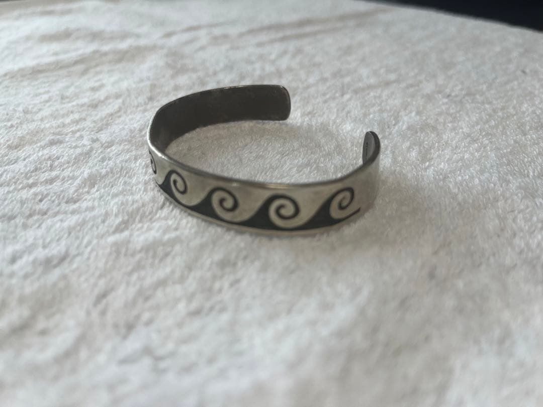 インディアンジュエリー　ホピ族　波柄バングル