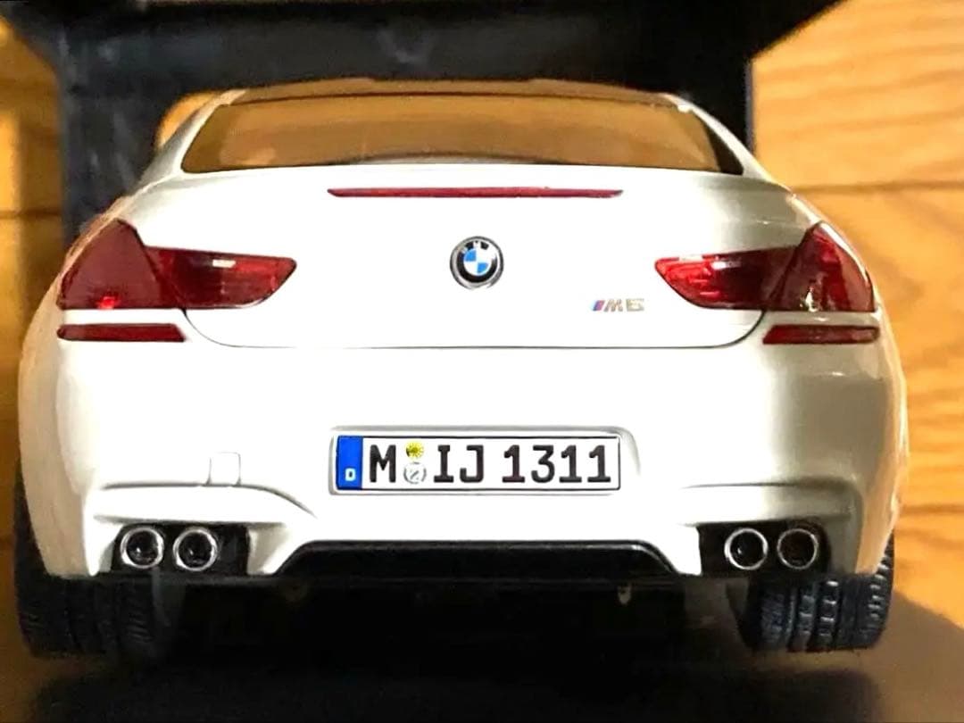 BMW M6 Coupe Alpine White ミニカー