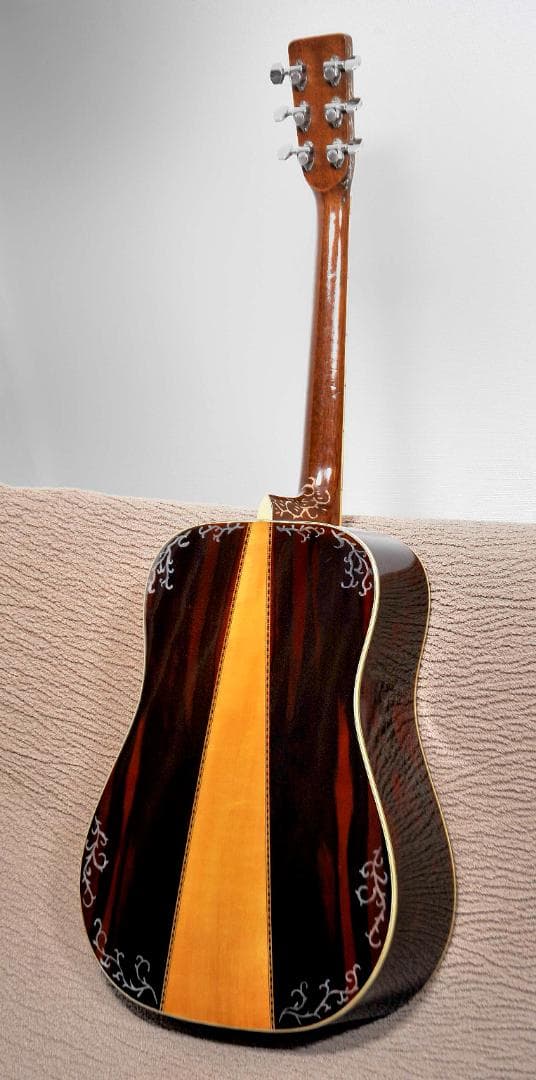 ★MORRIS Wシリーズの華やかな場面で演出を高める【彫刻装飾ギター】