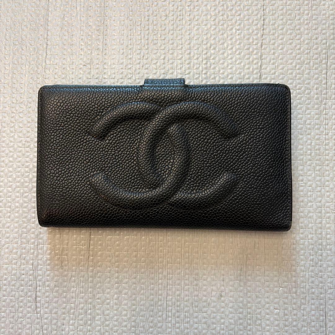 CHANEL キャビアスキン　ココマーク　二つ折り　長財布　黒