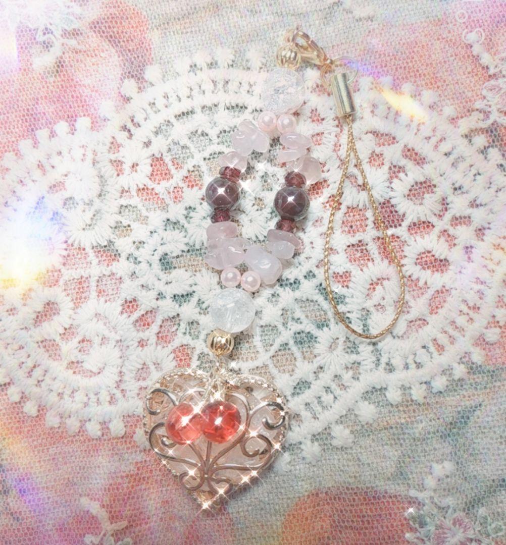 桜の女神/パステルピンクなパワーストーンストラップ/スターガーネットが光り輝く