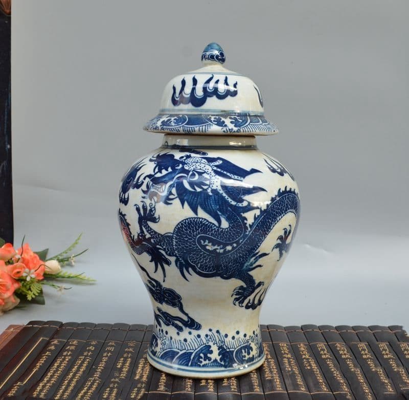 青花  竜戯珠 将軍缶  景徳鎮 陶磁器 装飾品 現代工芸品 美術品 置物